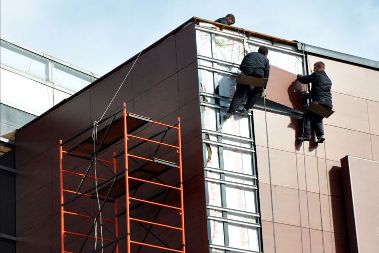 Навесной вентилируемый фасад: хит облицовки в Рязани